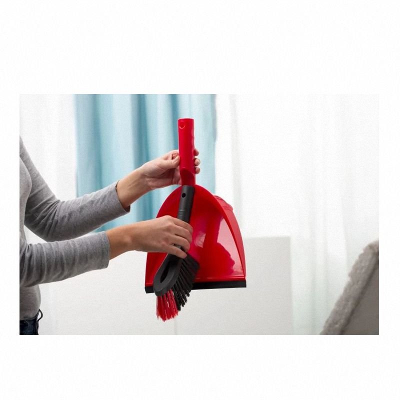 Praktyczne przechowywanie – zmiotka wpinka w szufelkę Zestaw Vileda 2w1 – montaż zmiotki w szufelce