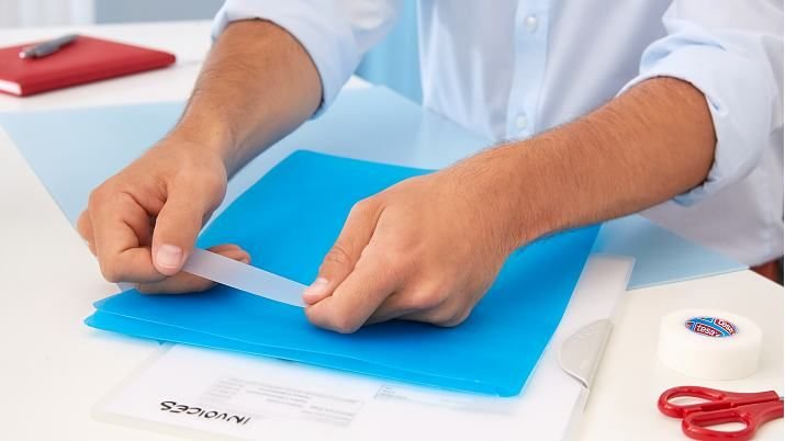 Taśma Biurowa Tesafilm Invisible 33M X19Mm + Dyspenser Easy Cut